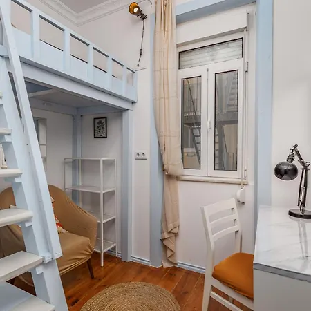 Avenidas Mansion Apartment